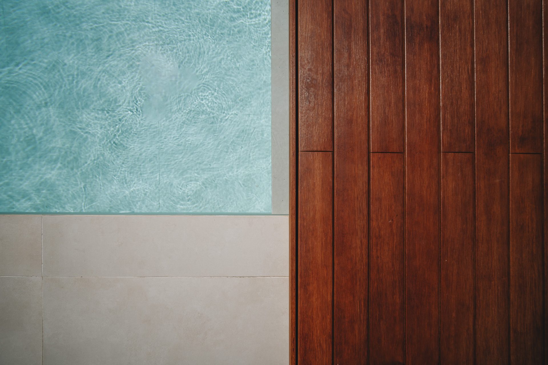 Villa SXXI · materialidade da piscina